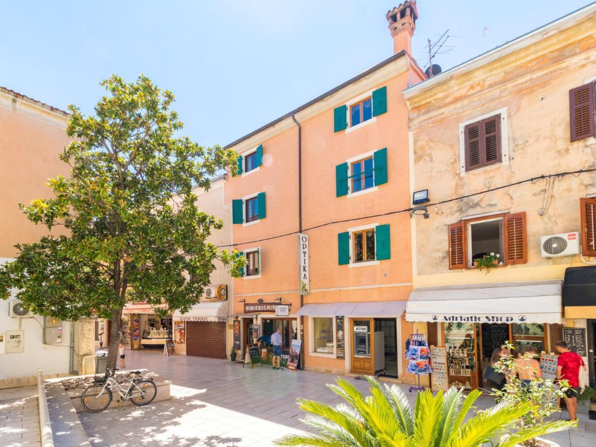 Antonella & Napoletano-4 By Interhome *
